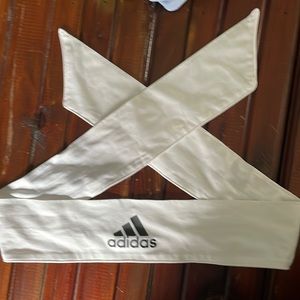 Adidas tie headband. Black and white.
